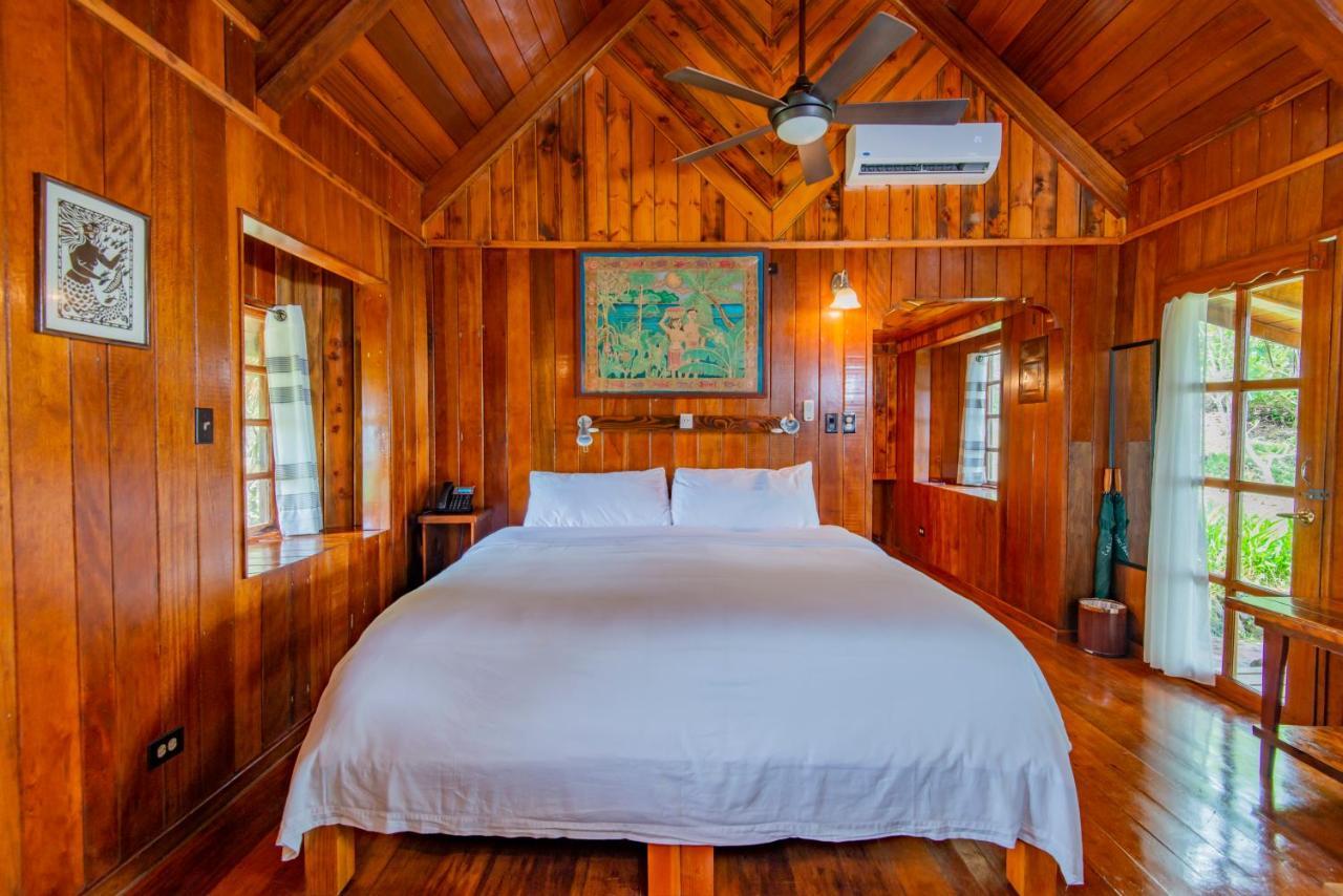 Palau Carolines Resort Koror Extérieur photo